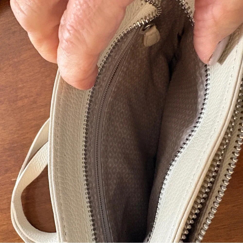 Brighton Collectibles Elegant Leather Cream Crossbody Bag   with Heart Accent - Picture 6 of 9